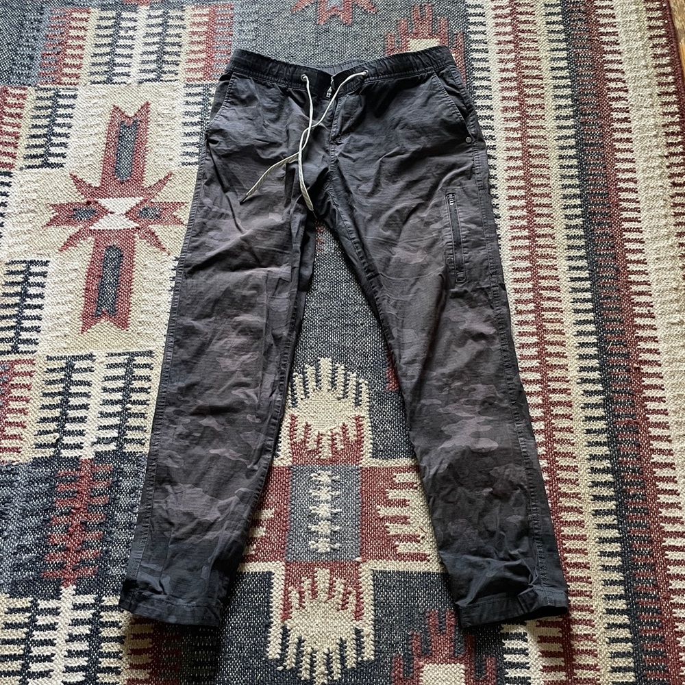Vuori Camo Charcoal Ripstop Pants